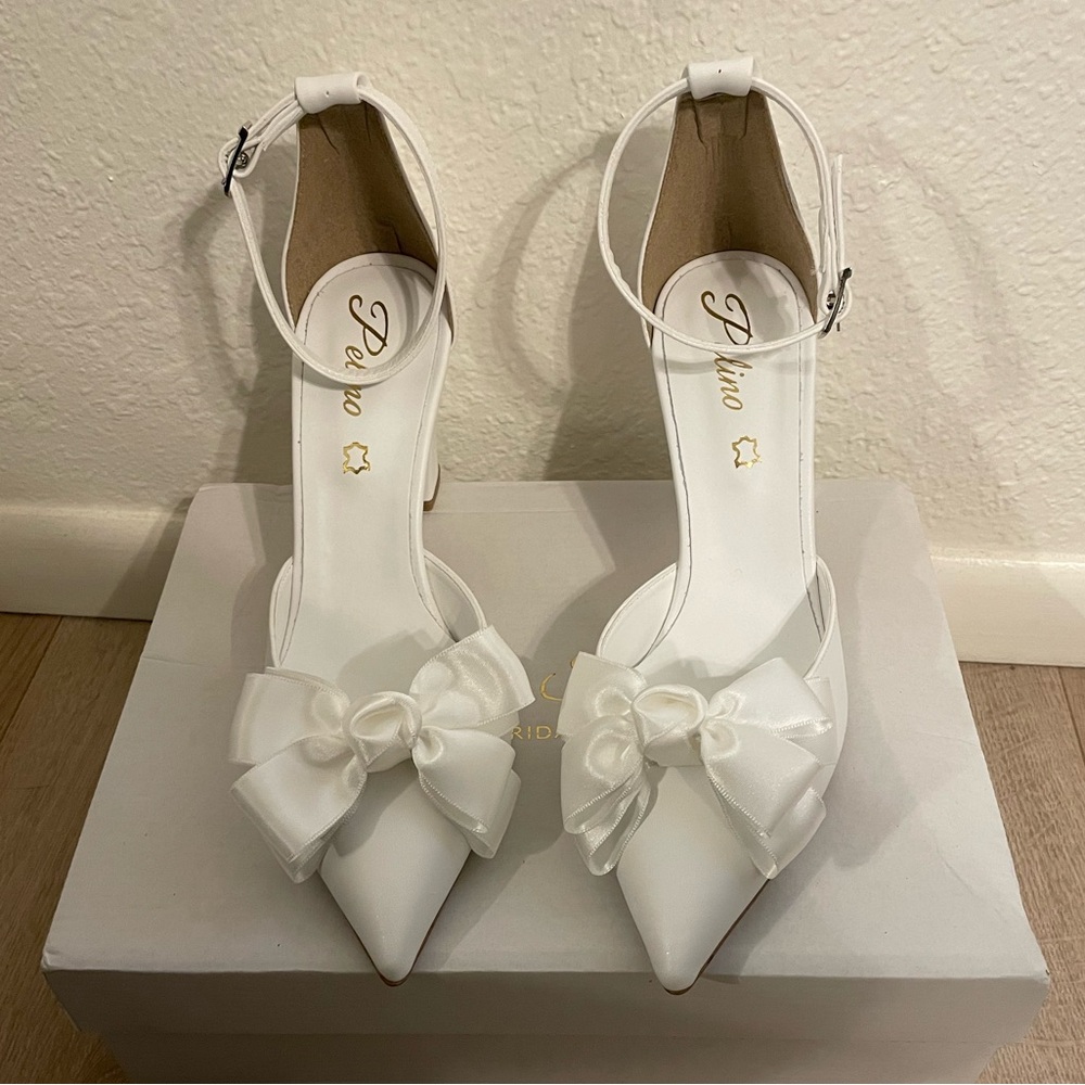 Bridal shoes with bow and block heel
